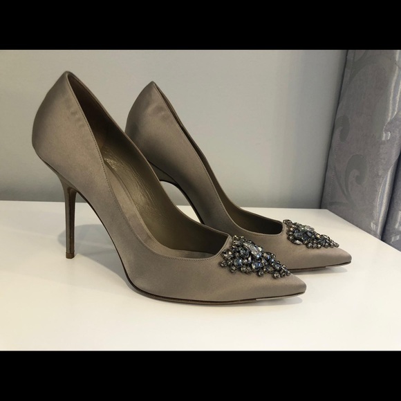 Brand new Burberry Satin Tan heels with rim stones - Picture 5 of 8